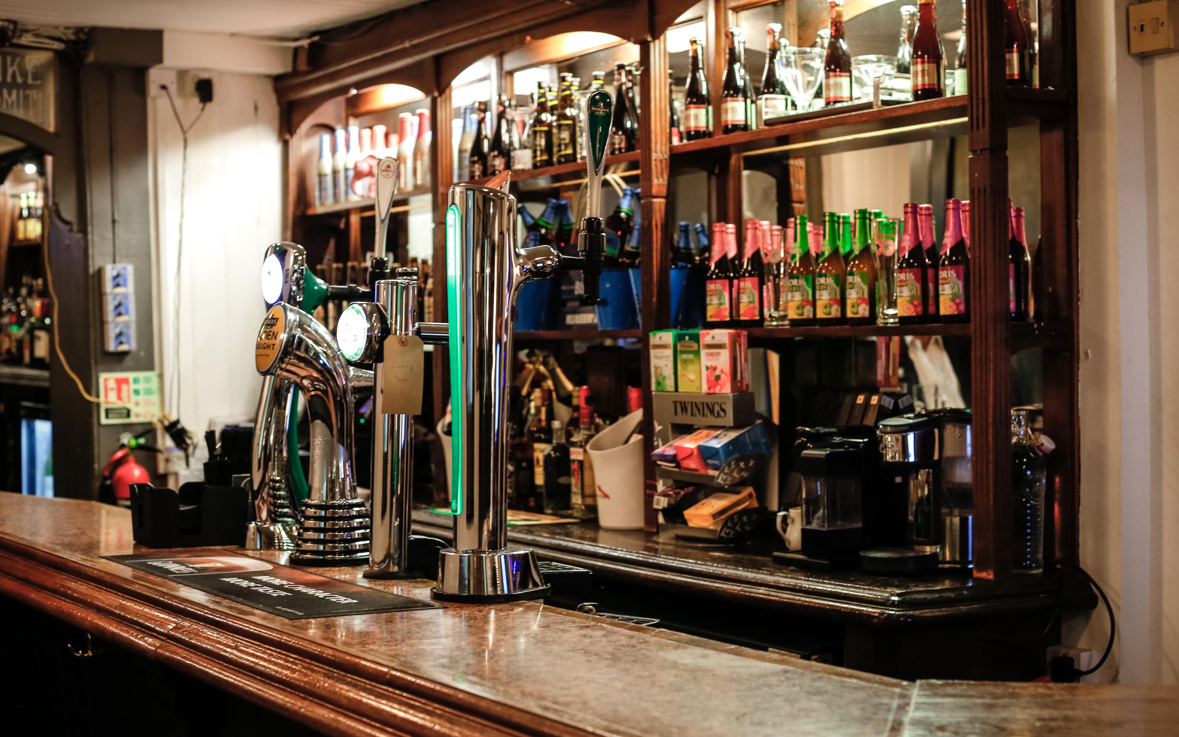 Hostal St Christopher's Bridge - The