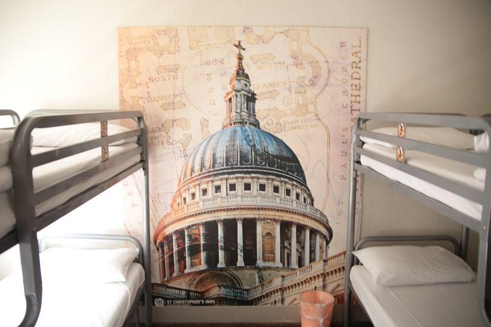 Hostal St Christopher's Bridge - The