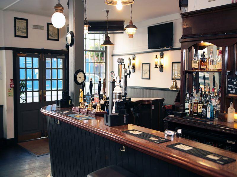 Hostal St Christopher's Bridge - The