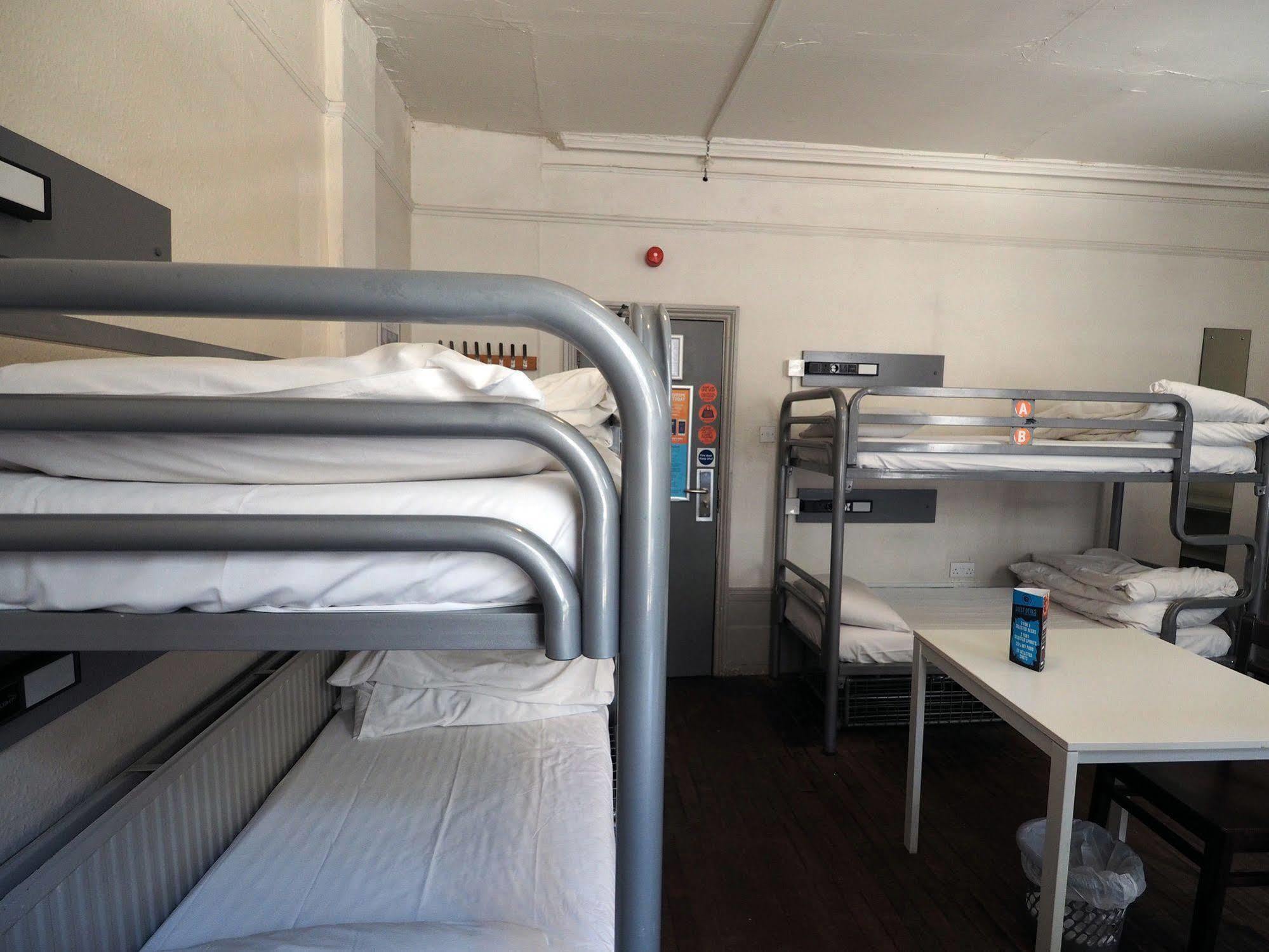 Hostal St Christopher's Bridge - The