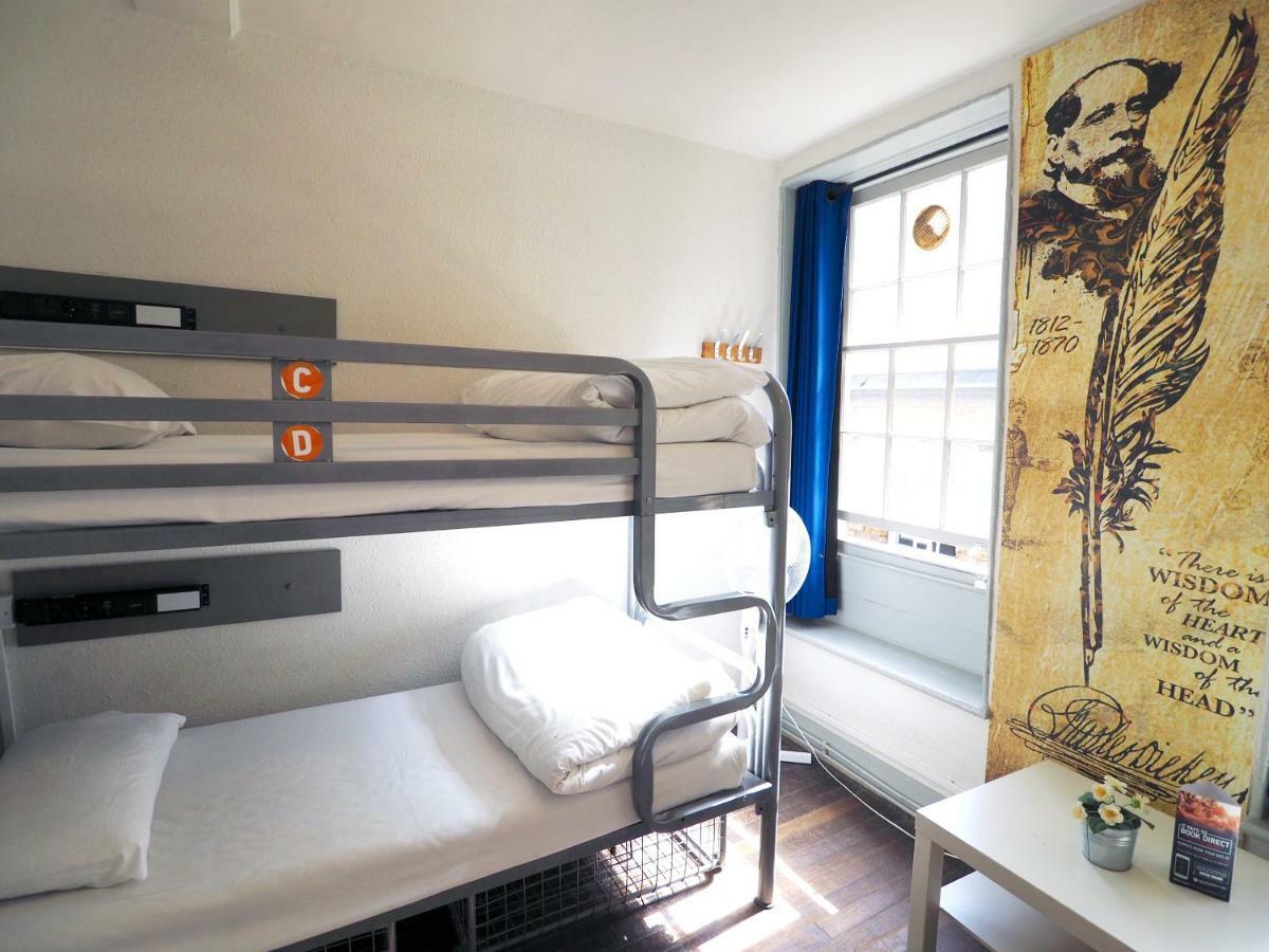 St Christopher's Bridge - The Hostal Londres