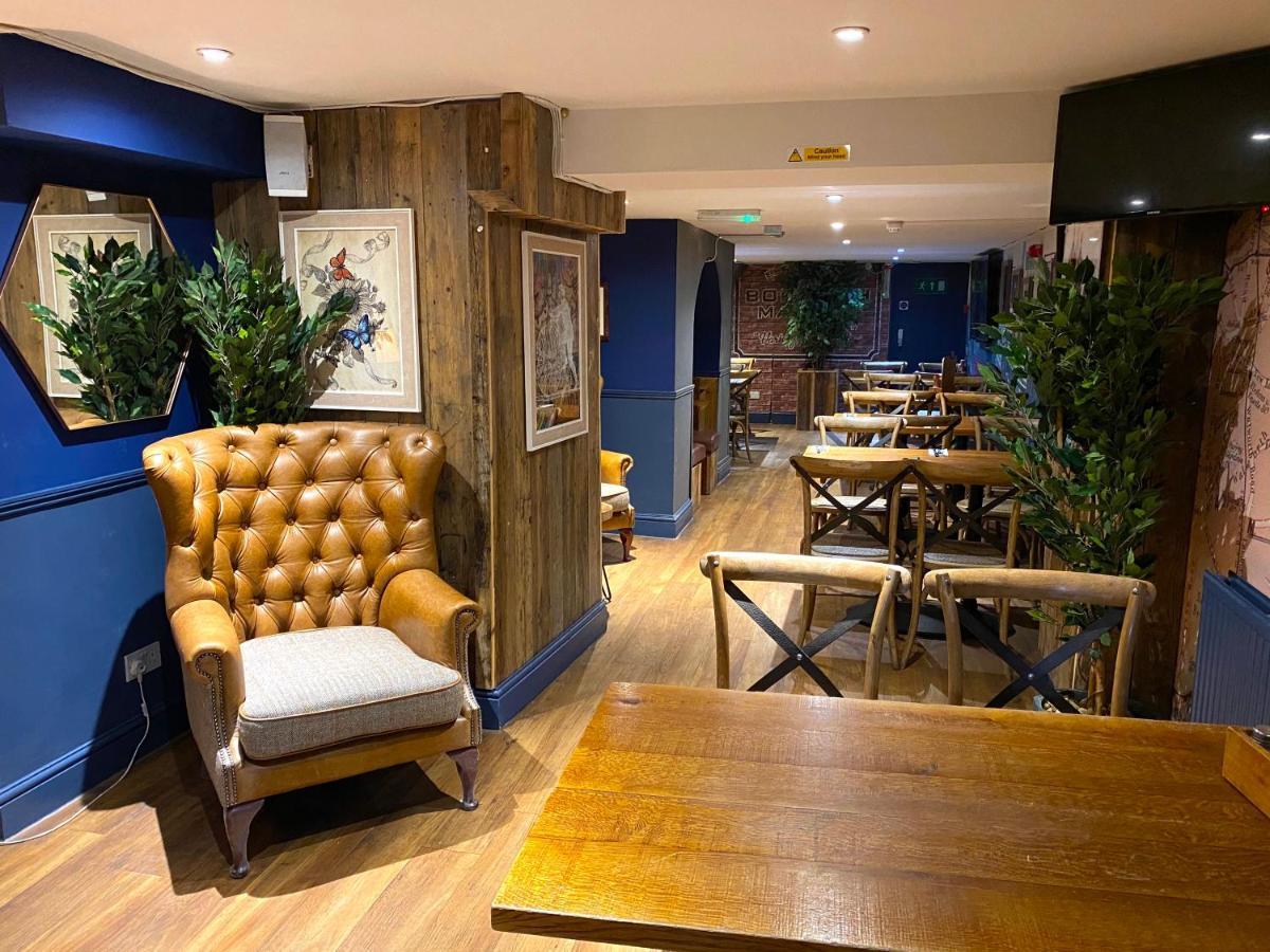 Hostal St Christopher's Bridge - The *